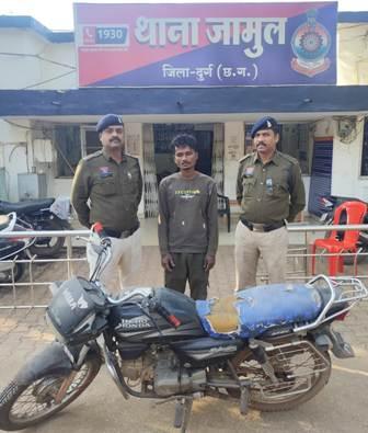 दुर्ग पुलिस की बड़ी कार्रवाई: सशक्त ऐप से चोरी की बाइक बरामद, आरोपी गिरफ्तार...