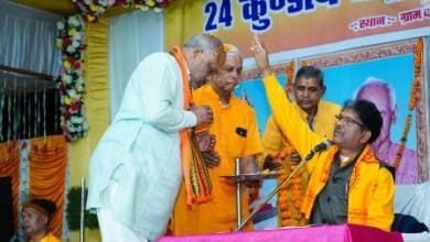 दुर्ग ग्रामीण विधायक ललित चंद्राकर ने 24 कुण्डीय गायत्री महायज्ञ में शामिल होकर अपनी आहुतियां अर्पित किया