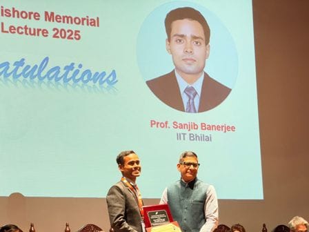 डॉ. संजीव बनर्जी को प्रतिष्ठित सोसाइटी फॉर पॉलीमर साइंस इंडिया (SPSI) प्रो. के. किशोर मेमोरियल अवार्ड से सम्मानित किया गया...