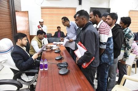 जनदर्शन में सुनी गई आमजनों की समस्याएँ, कलेक्टर ने संबंधित अधिकारियों को समय-सीमा में कार्यवाही के दिए निर्देश