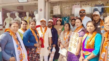 आत्मनिर्भर भारत संकल्प अभियान के अंतर्गत पंडित दीनदयाल उपाध्याय मध्य मंडल में निकाली पदयात्रा आम जनमानस से कहा स्वदेशी अपनाएं