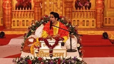 खामियां खुद में देखो और खूबियां दूसरों में देखो तो जीवन सफल बनेगा -पंडित धीरेंद्र कृष्ण शास्त्री... 4 खामियां खुद में देखो और खूबियां दूसरों में देखो तो जीवन सफल बनेगा -पंडित धीरेंद्र कृष्ण शास्त्री...