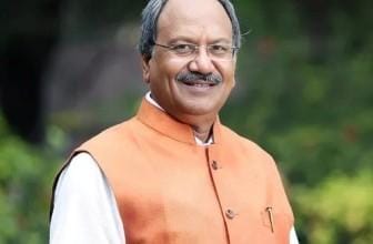 श्री अग्रवाल ने संसद में 'ईज़ ऑफ़ लिविंग' मैंडेट के साथ बेंगलुरु रिश्वत कांड का मामला उठाया... 4 श्री अग्रवाल ने संसद में 'ईज़ ऑफ़ लिविंग' मैंडेट के साथ बेंगलुरु रिश्वत कांड का मामला उठाया...