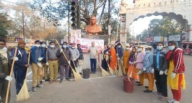 दुर्ग ग्रामीण विधायक ललित चंद्राकर ने स्वच्छता अभियान में किया शामिल हुए...