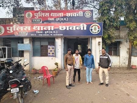 सिन्थेटिक हिरोईन (चिट्टा) बेचने और नशा करने वाला पुलिस की गिरफ्त में...