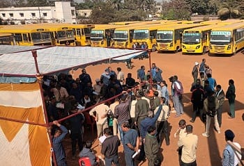 सड़क सुरक्षा माह के दौरान दुर्ग में स्कूल बस जांच शिविर, 65 बसों पर चालान...