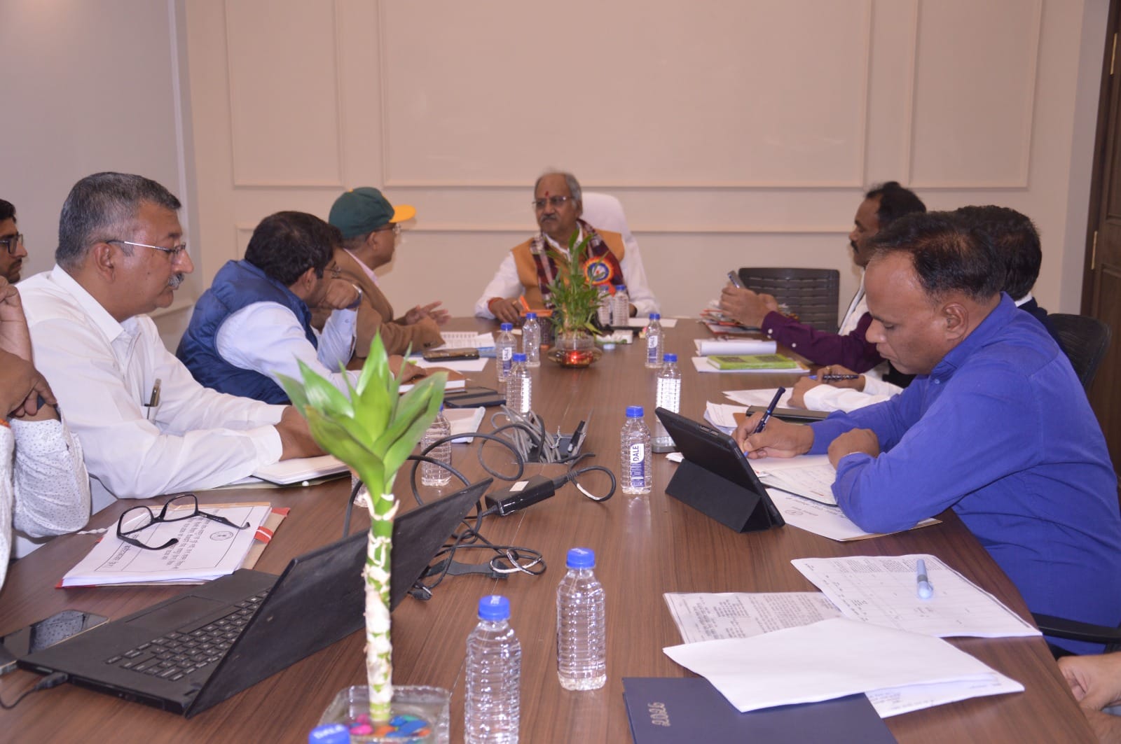 सांसद बृजमोहन अग्रवाल की पहल से रायपुर को मिलेगा जाम-मुक्त भविष्य, जून 2026 में बंद होगा कुम्हारी टोल प्लाजा... 4 सांसद बृजमोहन अग्रवाल की पहल से रायपुर को मिलेगा जाम-मुक्त भविष्य, जून 2026 में बंद होगा कुम्हारी टोल प्लाजा...