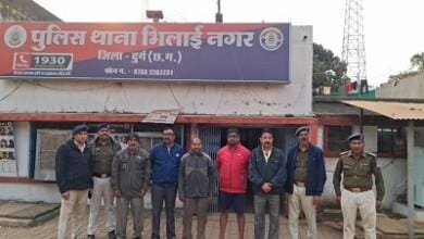 मोबाईल व्हाट्स अप के माध्यम से जुआं खेलने वाले आरोपी गिरफ्‌तार...