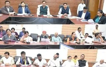 निर्वाचक नामावली के विशेष गहन पुनरीक्षण को लेकर संभागायुक्त एवं रोल ऑब्ज़र्वर सत्यनारायण राठौर ने ली बैठक... 2 निर्वाचक नामावली के विशेष गहन पुनरीक्षण को लेकर संभागायुक्त एवं रोल ऑब्ज़र्वर सत्यनारायण राठौर ने ली बैठक...