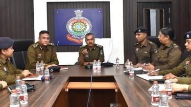 दुर्ग रेंज के नव नियुक्त IG अभिषेक शांडिल्य की पहली बैठक, पुलिसिंग में कसावट के दिए सख्त निर्देश... 9 दुर्ग रेंज के नव नियुक्त IG अभिषेक शांडिल्य की पहली बैठक, पुलिसिंग में कसावट के दिए सख्त निर्देश...