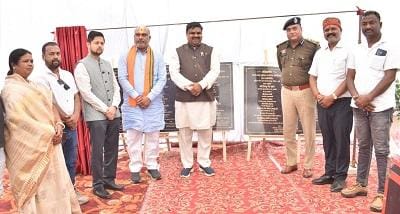 मुख्यमंत्री विष्णुदेव साय ने दुर्ग में नवनिर्मित पुलिस भवनों का किया वर्चुअल उद्घाटन 1 मुख्यमंत्री विष्णुदेव साय ने दुर्ग में नवनिर्मित पुलिस भवनों का किया वर्चुअल उद्घाटन