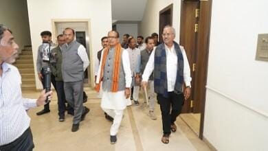 सांसद बृजमोहन अग्रवाल से मिले केंद्रीय कृषि मंत्री शिवराज सिंह चौहान, सांसद कार्यालय का किया अवलोकन