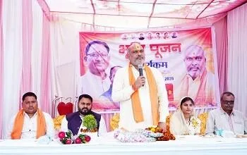 दुर्ग ग्रामीण विधायक ललित चंद्राकर ने कोनारी पहुँच मार्ग का भूमिपूजन कर आधार शीला रखी... 2 दुर्ग ग्रामीण विधायक ललित चंद्राकर ने कोनारी पहुँच मार्ग का भूमिपूजन कर आधार शीला रखी...