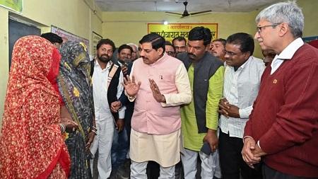 CM मोहन यादव का अशोकनगर में औचक निरीक्षण, जनसुनवाई में पहुंचकर परखी योजनाओं की हकीकत...