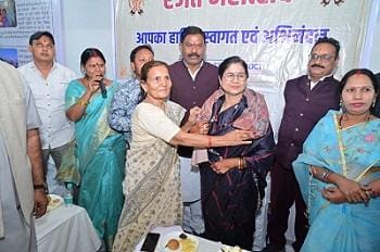 बिजली विभाग के साथ मना छत्तीसगढ़ का रजत उत्सव: आदित्य नगर में जुटा जनसैलाब, आदर्श उपभोक्ताओं का हुआ अभिनंदन... 1 बिजली विभाग के साथ मना छत्तीसगढ़ का रजत उत्सव: आदित्य नगर में जुटा जनसैलाब, आदर्श उपभोक्ताओं का हुआ अभिनंदन...