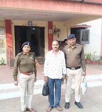 दुर्ग गैंगरेप केस में बड़ी कार्रवाई, तीसरा आरोपी गिरफ्तार... 5 दुर्ग गैंगरेप केस में बड़ी कार्रवाई, तीसरा आरोपी गिरफ्तार...