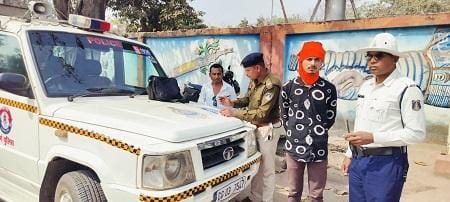 दुर्ग यातायात पुलिस की बड़ी कार्रवाई: 05 आदर्श चौराहों पर नियम तोड़ने वालों पर सख्ती, हेलमेट व नशे में ड्राइविंग पर जीरो टॉलरेंस...