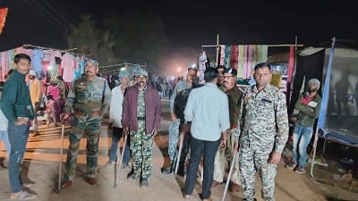 मड़ई मेला और बाजार क्षेत्रों में पुलिस का सख्त अभियान, असामाजिक तत्वों पर कड़ी कार्रवाई, 450 से ज्यादा लोहे के कड़े जब्त...