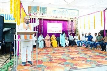 आत्मानंद शासकीय उत्कृष्ट अंग्रेजी माध्यम विद्यालय, नगपुरा में आयोजित वार्षिक उत्सव एवं पुरुस्कार वितरण समारोह में शामिल हुए दुर्ग ग्रामीण विधायक ललित चंद्राकर...