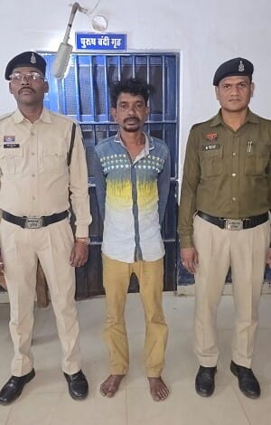 सरस्वती नगर शिवपारा में हथियार लहराकर दहशत फैलाने वाला आरोपी गिरफ्तार... 1 सरस्वती नगर शिवपारा में हथियार लहराकर दहशत फैलाने वाला आरोपी गिरफ्तार...