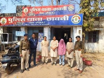 दुर्ग में अनैतिक देह व्यापार का भंडाफोड़: होटल में रैकेट संचालित करने वाले दो आरोपी गिरफ्तार... 1 दुर्ग में अनैतिक देह व्यापार का भंडाफोड़: होटल में रैकेट संचालित करने वाले दो आरोपी गिरफ्तार...