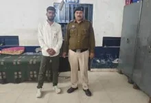 युवती से गाली-गलौज, मारपीट और छेड़छाड़ का मामला: फरार आरोपी गिरफ्तार, न्यायिक रिमांड पर भेजा गया...