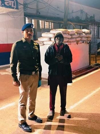 दुर्ग में नशे के खिलाफ बड़ी कार्रवाई: आबकारी एक्ट में आरोपी गिरफ्तार, 31 पाव अवैध अंग्रेजी शराब जब्त...