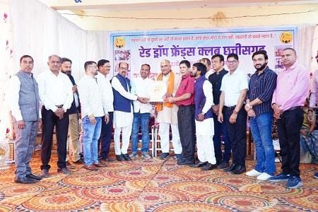 रक्तमित्रों एवं विभिन्न सामाजिक संस्थाओं के सम्मान समारोह कार्यक्रम में शामिल हुए दुर्ग ग्रामीण विधायक ललित चंद्राकर...