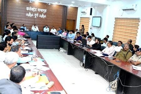 अविवादित नामांतरण और अविवादित बंटवारे के प्रकरणों का करें त्वरित निराकरण-कलेक्टर श्री सिंह...