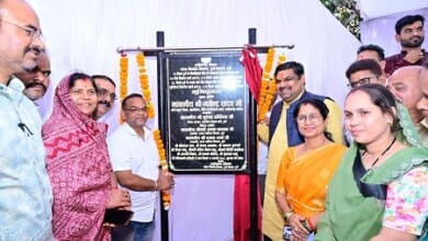 दुर्ग में दूसरा फोरलेन मंत्री गजेन्द्र यादव ने दुर्ग के जनप्रतिनिधियों संग किया भूमिपूजन... 3 दुर्ग में दूसरा फोरलेन मंत्री गजेन्द्र यादव ने दुर्ग के जनप्रतिनिधियों संग किया भूमिपूजन...