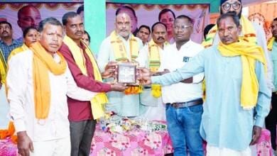 दुर्ग ग्रामीण विधायक ललित चंद्राकर ने ग्राम कैशोखेरी (टिपानगढ़) में भगवान बिरसा मुंडा जी की प्रतिमा अनावरण किया