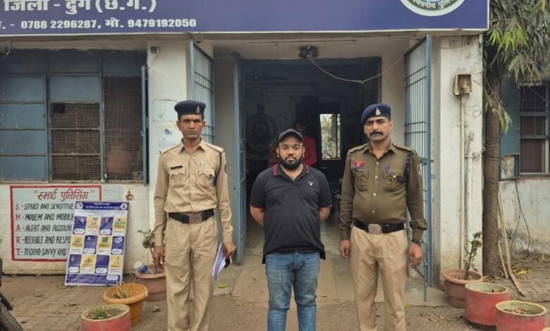 कोसा नगर सुपेला में धारदार हथियार लहराकर भय उत्पन्न करने वाला आरोपी गिरफ्तार...