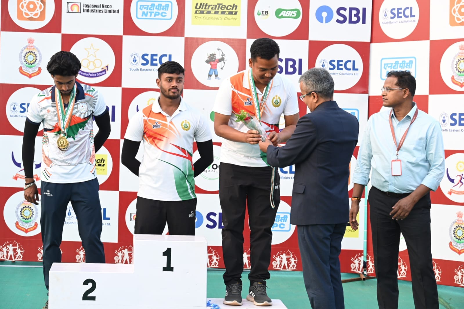 भिलाई में 14वीं अखिल भारतीय पुलिस तीरंदाजी प्रतियोगिता: तीसरे दिन 56 पदक वितरित, ITBP शीर्ष पर... 13 भिलाई में 14वीं अखिल भारतीय पुलिस तीरंदाजी प्रतियोगिता: तीसरे दिन 56 पदक वितरित, ITBP शीर्ष पर...