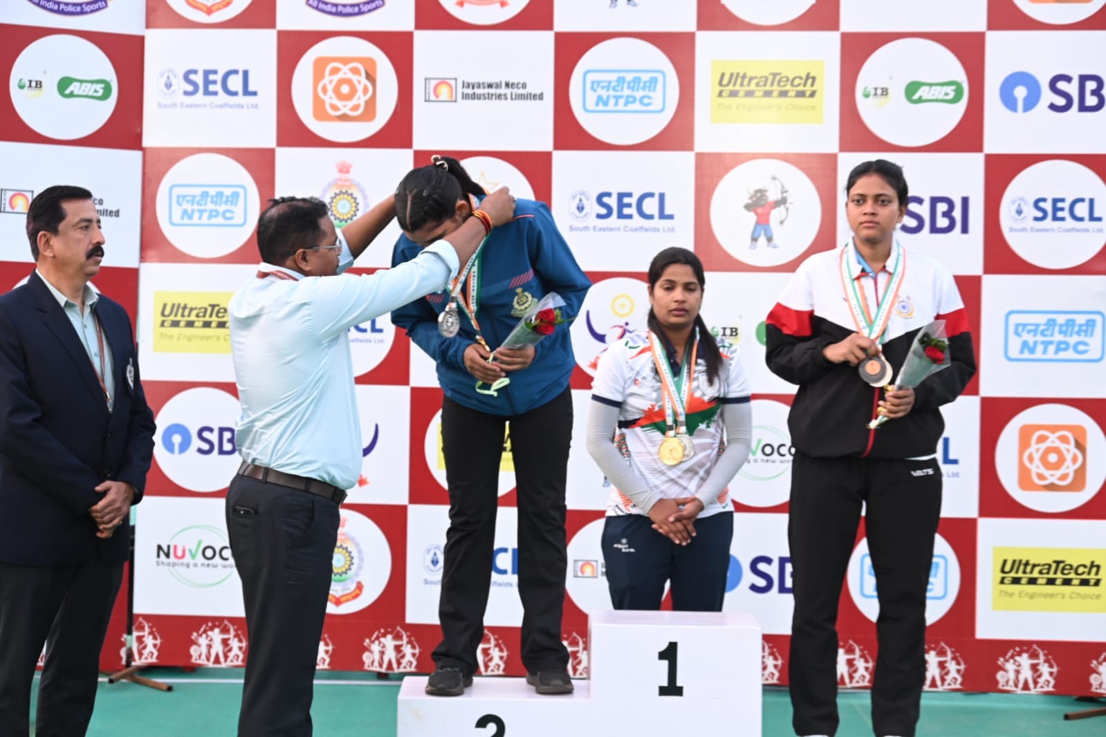 भिलाई में 14वीं अखिल भारतीय पुलिस तीरंदाजी प्रतियोगिता: तीसरे दिन 56 पदक वितरित, ITBP शीर्ष पर... 11 भिलाई में 14वीं अखिल भारतीय पुलिस तीरंदाजी प्रतियोगिता: तीसरे दिन 56 पदक वितरित, ITBP शीर्ष पर...