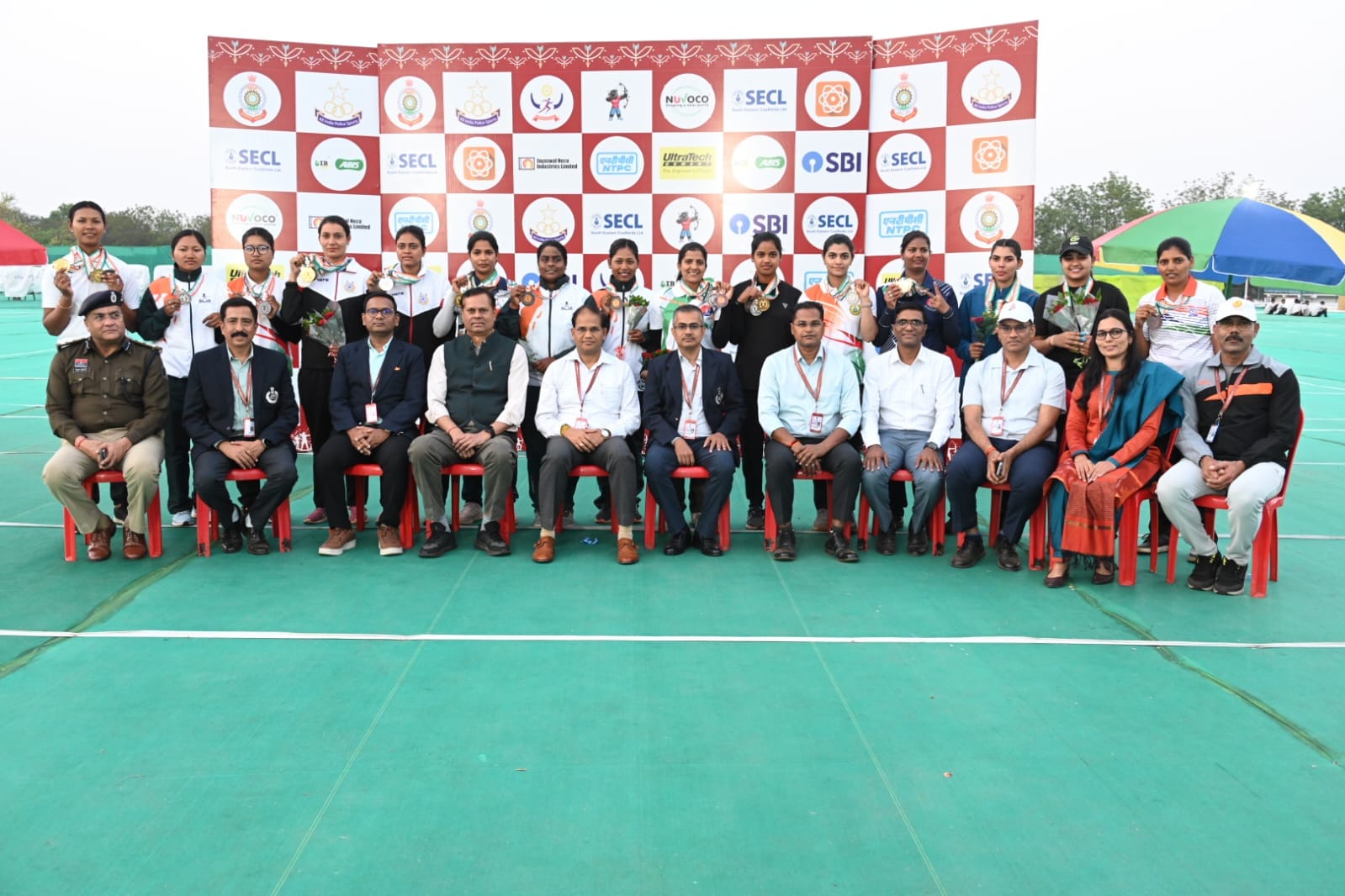 भिलाई में 14वीं अखिल भारतीय पुलिस तीरंदाजी प्रतियोगिता: तीसरे दिन 56 पदक वितरित, ITBP शीर्ष पर... 10 भिलाई में 14वीं अखिल भारतीय पुलिस तीरंदाजी प्रतियोगिता: तीसरे दिन 56 पदक वितरित, ITBP शीर्ष पर...