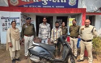 पंचदेवरी तिराहा झपटमारी केस: भेड़ और ₹5,000 लूटने वाले दो आरोपी गिरफ्तार, एक फरार... 9 पंचदेवरी तिराहा झपटमारी केस: भेड़ और ₹5,000 लूटने वाले दो आरोपी गिरफ्तार, एक फरार...