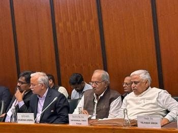 संविधान संशोधन विधेयक (130वां संशोधन) पर आयोजित जेपीसी की बैठक में शामिल हुए सांसद: बृजमोहन अग्रवाल 1 संविधान संशोधन विधेयक (130वां संशोधन) पर आयोजित जेपीसी की बैठक में शामिल हुए सांसद: बृजमोहन अग्रवाल