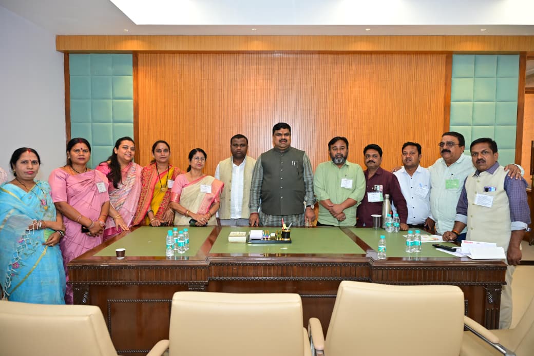 दुर्ग निगम के पार्षदो ने देखी विधानसभा की कार्यवाही- मंत्री गजेन्द्र यादव रहे मौजूद...