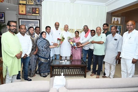 पूर्व गृहमंत्री ताम्रध्वज साहू ने जिला कांग्रेस कमेटी दुर्ग ग्रामीण के नवनियुक्त पदाधिकारियों से मुलाकात कर उन्हें बधाई व शुभकामनाएं दीं...