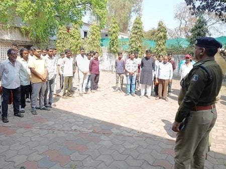 होली पर्व के मद्देनजर 68 गुंडा एवं निगरानी बदमाशों को तलब कर कड़ी समझाइश, फिंगरप्रिंट दर्ज... 1 होली पर्व के मद्देनजर 68 गुंडा एवं निगरानी बदमाशों को तलब कर कड़ी समझाइश, फिंगरप्रिंट दर्ज...