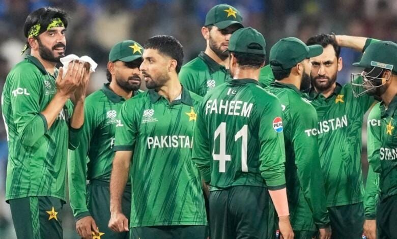 IND vs PAK: टीम इंडिया से मिली हार तो पाकिस्तानी ड्रेसिंग रूम में छाया मातम, कोच ने प्रेस कॉन्फ्रेंस में खोल दी सारी पोल पट्टी... 1 IND vs PAK: टीम इंडिया से मिली हार तो पाकिस्तानी ड्रेसिंग रूम में छाया मातम, कोच ने प्रेस कॉन्फ्रेंस में खोल दी सारी पोल पट्टी...