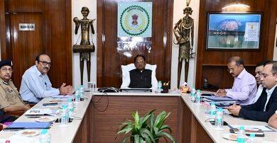 पश्चिम एशिया की परिस्थितियों पर मुख्यमंत्री की उच्चस्तरीय समीक्षा: वीडियो कॉन्फ्रेंसिंग के माध्यम से कमिश्नर, आईजी और कलेक्टरों को दिए निर्देश 30 पश्चिम एशिया की परिस्थितियों पर मुख्यमंत्री की उच्चस्तरीय समीक्षा: वीडियो कॉन्फ्रेंसिंग के माध्यम से कमिश्नर, आईजी और कलेक्टरों को दिए निर्देश