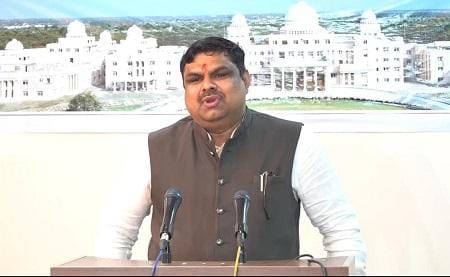 विपक्ष के सवाल पर मंत्री गजेन्द्र यादव ने सदन में दिए जवाब...