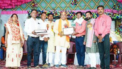 मंचादूर में आयोजित भक्त माता कर्मा जयंती समारोह में शामिल हुए दुर्ग ग्रामीण विधायक ललित चंद्राकर …..