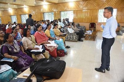 जनगणना 2027: फील्ड ट्रेनर्स को दिया गया प्रशिक्षण...