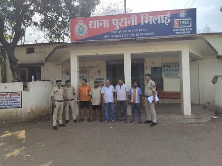 भिलाई-03 क्षेत्र में जुआ/सट्टा पर लगातार बड़ी कार्रवाई – 05 आरोपी गिरफ्तार... 1 भिलाई-03 क्षेत्र में जुआ/सट्टा पर लगातार बड़ी कार्रवाई – 05 आरोपी गिरफ्तार...