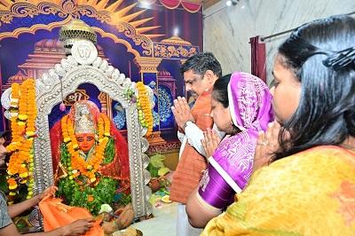 मंत्री गजेन्द्र यादव ने दी रामनवमी की शुभकामनायें, महाअष्टमी पर देवी मंदिर में पहुंचे...