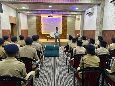 लगभग 71 नव नियुक्त पुरुष/महिला आरक्षकों को दिया गया प्रशिक्षण... 1 लगभग 71 नव नियुक्त पुरुष/महिला आरक्षकों को दिया गया प्रशिक्षण...