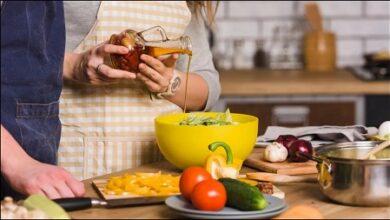 खाना पकाने के लिए कौन सा तेल है सबसे बेहतरीन, जानें Oil खरीदते वक्त किन चीजों को करना