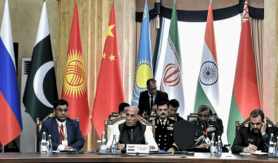SCO Summit 2026: बिश्केक में राजनाथ सिंह का पाकिस्तान पर तीखा हमला, आतंकवाद पर दोहरे रवैये के खिलाफ सख्त संदेश...